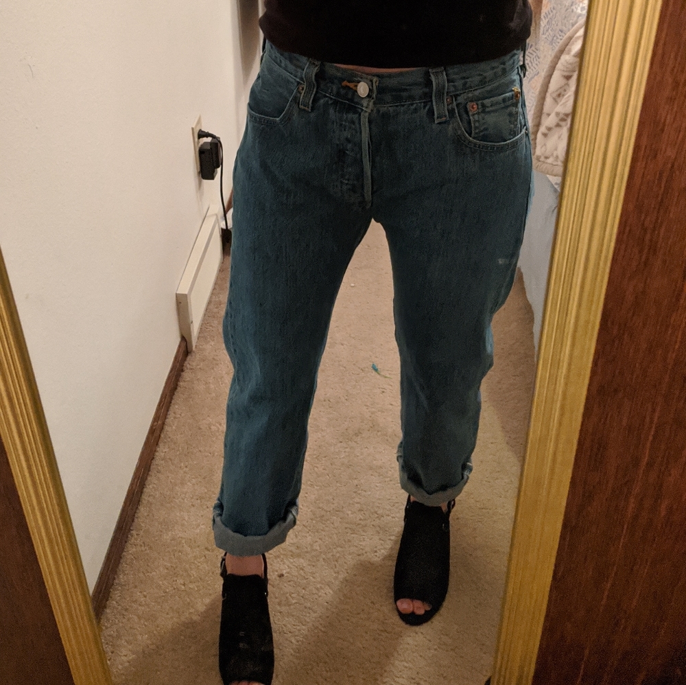 Levi's 501 Button Fly Straight High Rise Mom Jeans - Picture 8 of 8